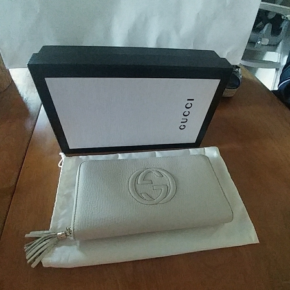 GUCCI SOHO ZIP AROUND WALLET CREAM LEATHER